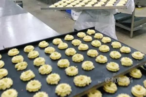 膨化苹果脯加工工艺步骤：选料、硬化、糖煮、膨化介绍