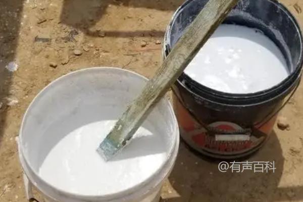 当涉及到对果树使用波尔多液时，关键是根据具体树种选择合适的配制比例。