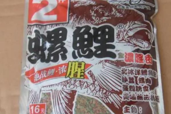 冬季钓鲤鱼最适合使用哪种饵料？可考虑采用带有腥味的蚯蚓等饵料